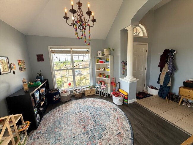 Building Photo - 650 Little Farm Rd