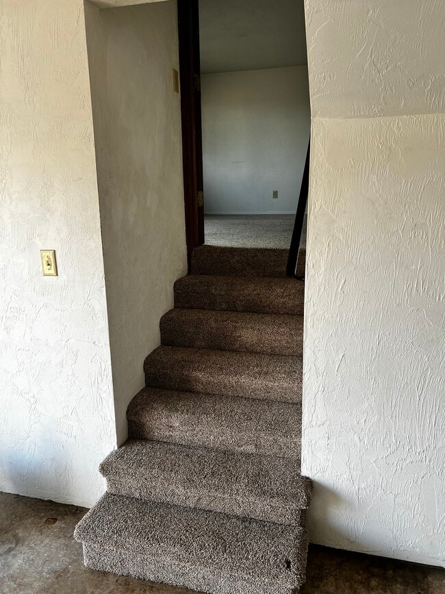 Building Photo - 227 25th Ave SE