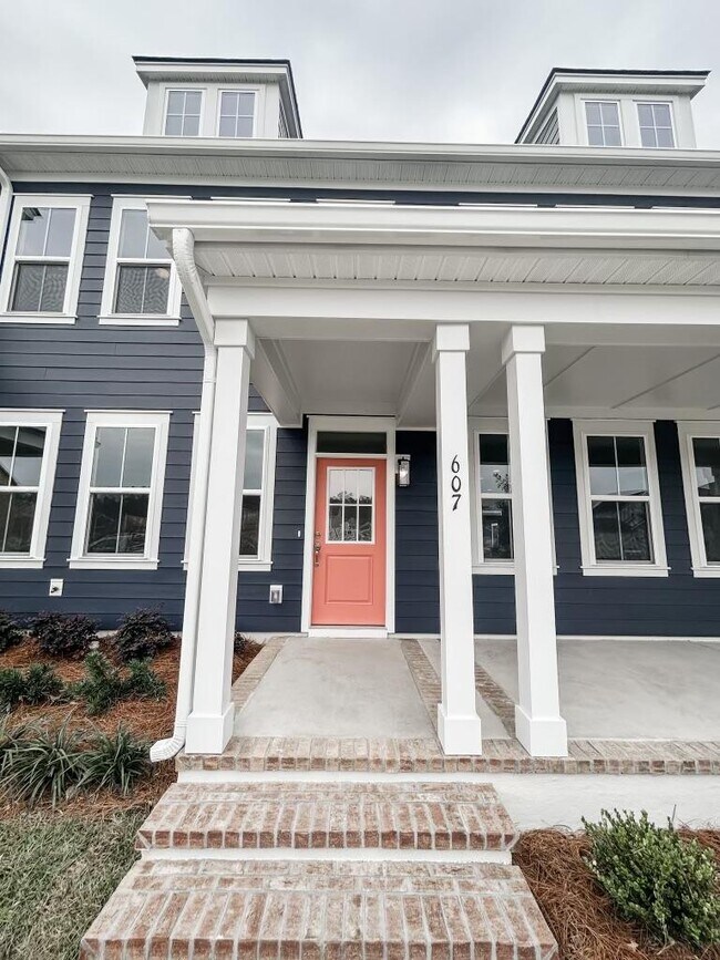 Building Photo - 607 Southview Ln