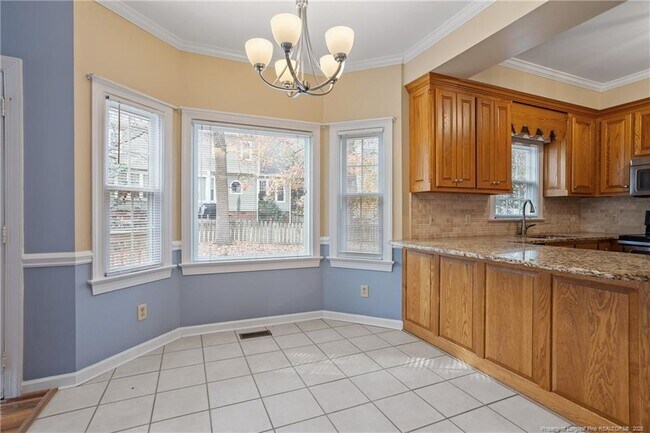 Building Photo - 2021 Shadow Creek Dr