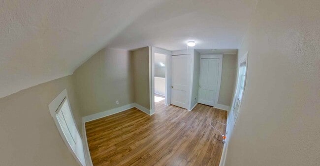 Building Photo - 3D Tour Available - Newer Flooring + Large Fenced-in Yard! Available July 3rd!