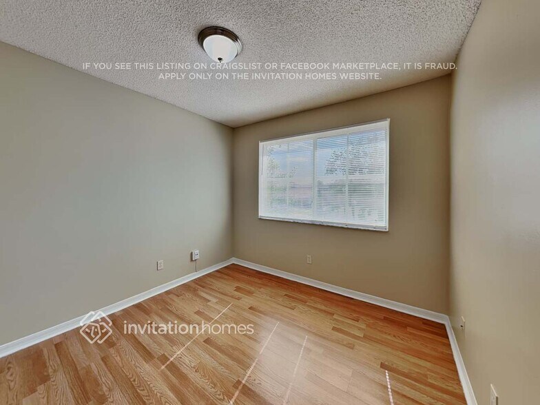 Building Photo - 10621 SW 14th Ct