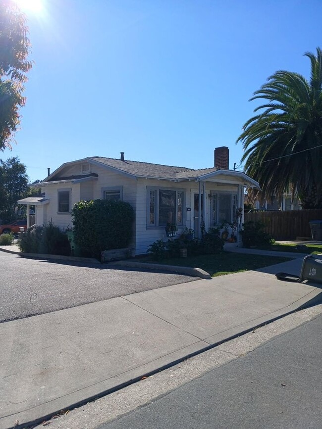 Building Photo - 3 Homes on 1 Lot! 7 Bedroom 4 bath home close to POLY off of Grand Avenue Entrance!!!!