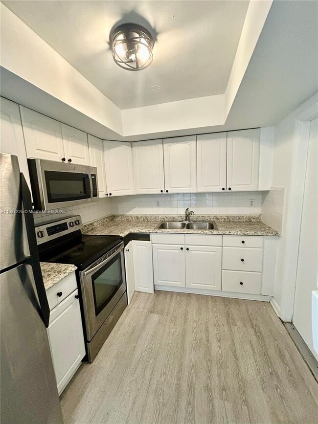 Building Photo - 1311 NE 118th St