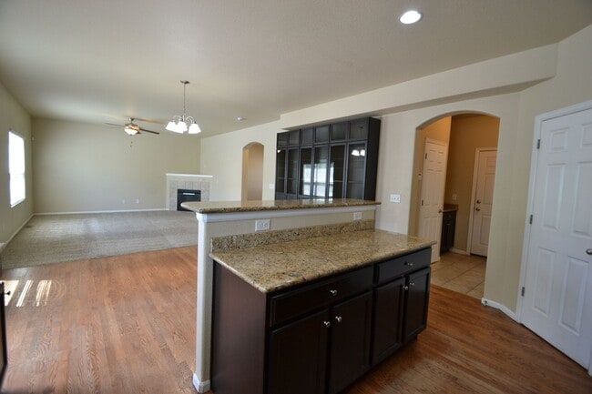 Building Photo - Beautiful Home Near Woodmen & Black Forest
