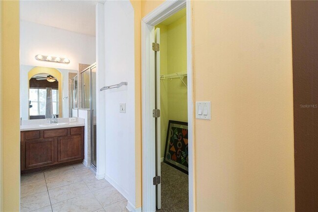 Building Photo - 561 Winthrop Dr