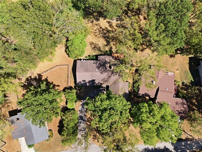 Building Photo - 6 Nottingham Cir