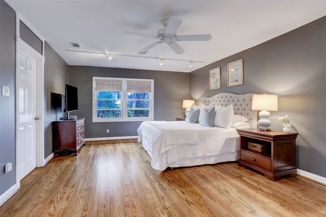 Building Photo - 1802 Lexington St