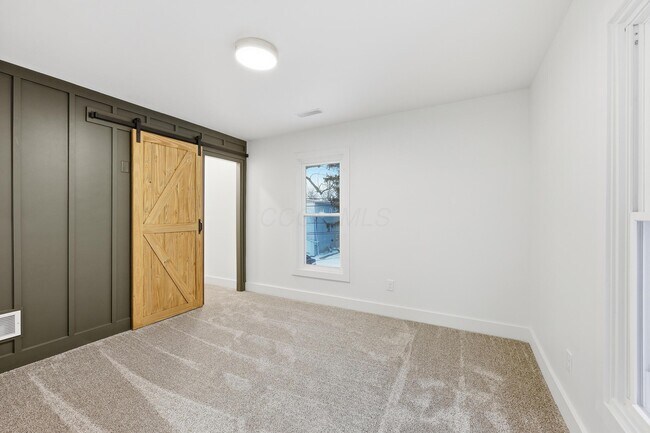 Building Photo - 321 W Columbia St