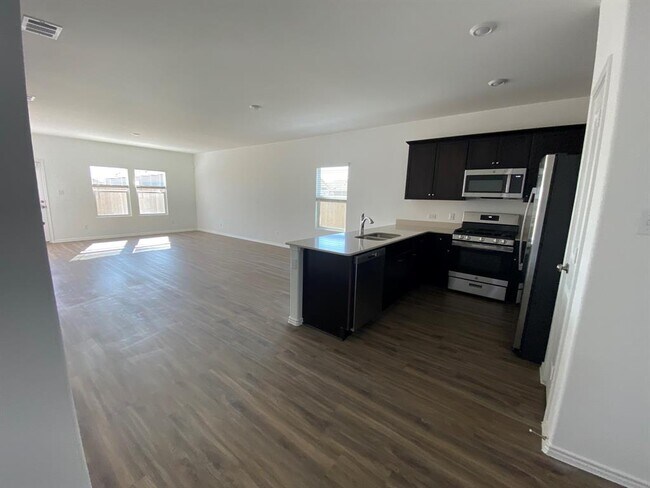 Building Photo - 117 Akela Wy