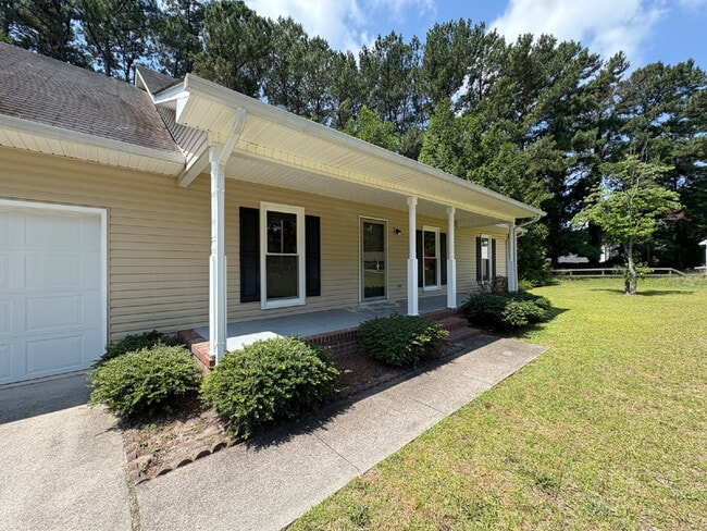 Building Photo - 204 Cobblestone Ct