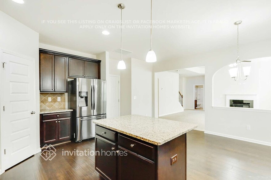 Building Photo - 3329 Alhambra Cir