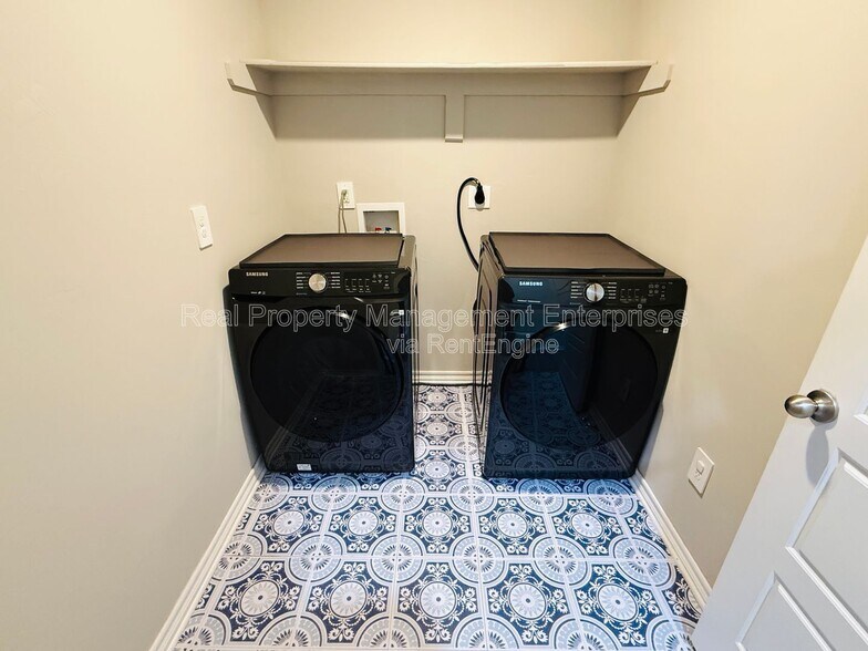 Building Photo - 4301 Montage Blvd