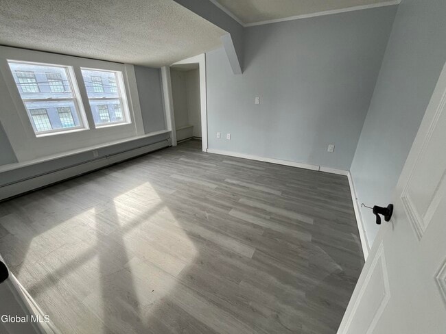 Building Photo - 715 Hudson Ave