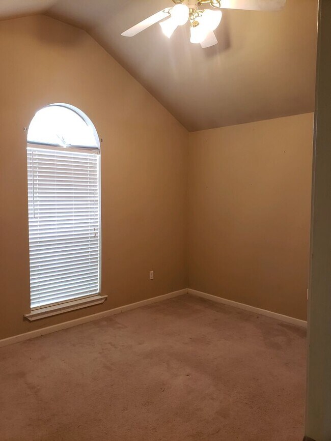 Building Photo - 9866 Asheville Dr