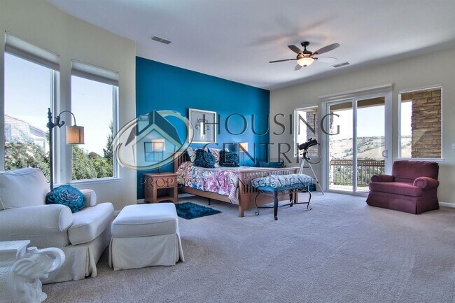 Building Photo - Serrano Executive 4bd/4.5ba Executive Home with Pool, Spa & 4-Car Garage!