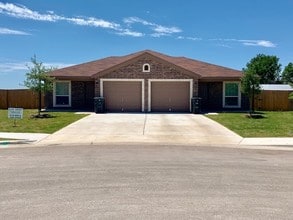 Building Photo - 1521 Justin Lp