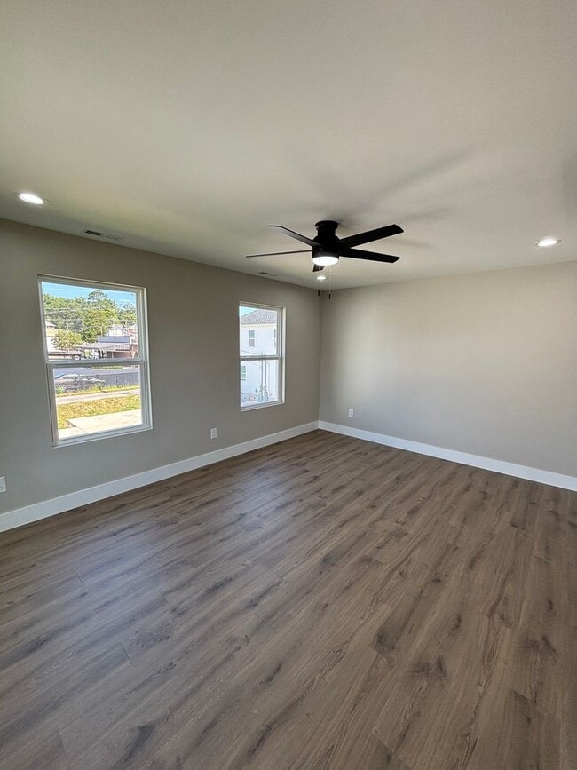 Building Photo - 3131 Linden Ave