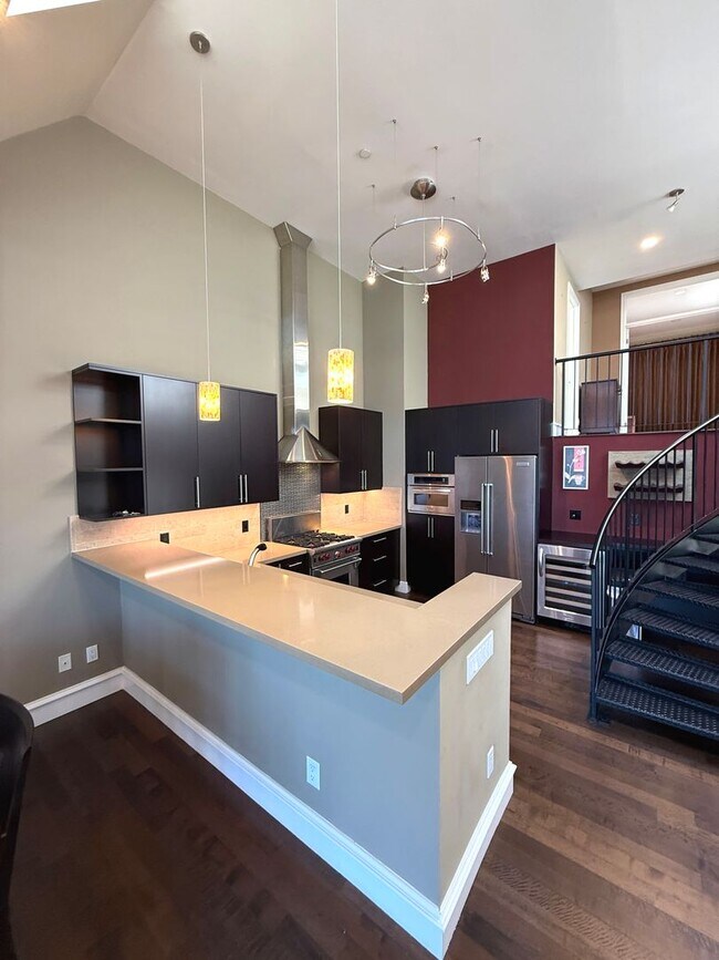 Building Photo - HUGE MODERN BRIGHT Potrero Hill Top Floor ...