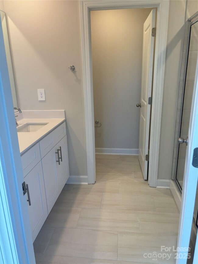 Building Photo - 1739 Braemar Vlg Dr