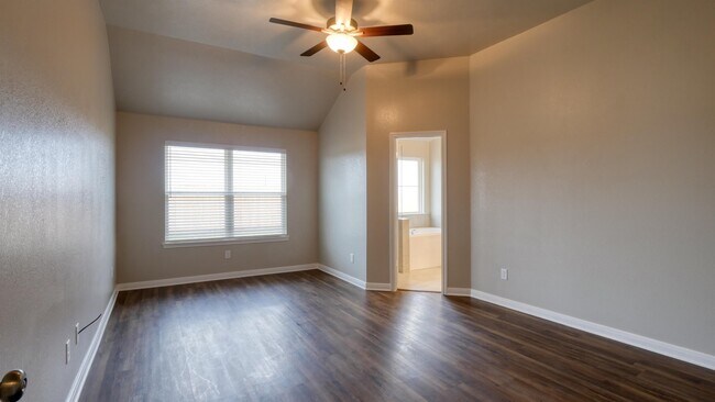 Building Photo - 2220 John Ross Ct