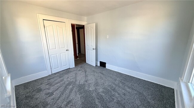 Building Photo - 1432 League St