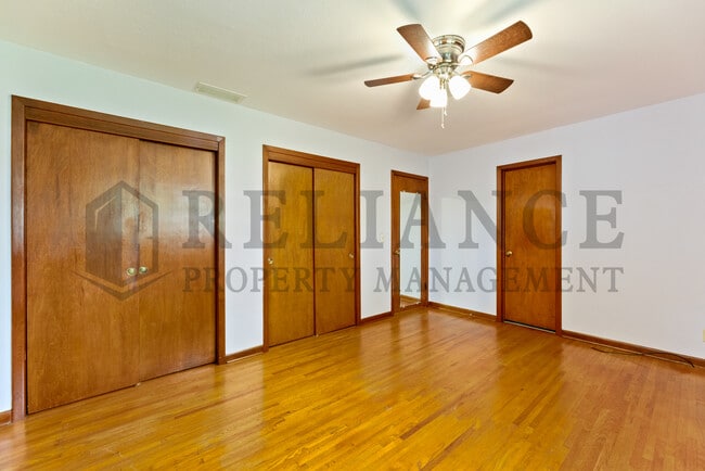 Building Photo - 6406 E Beachy Ave