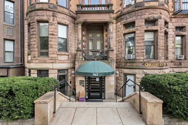 Building Photo - 362 Commonwealth Ave