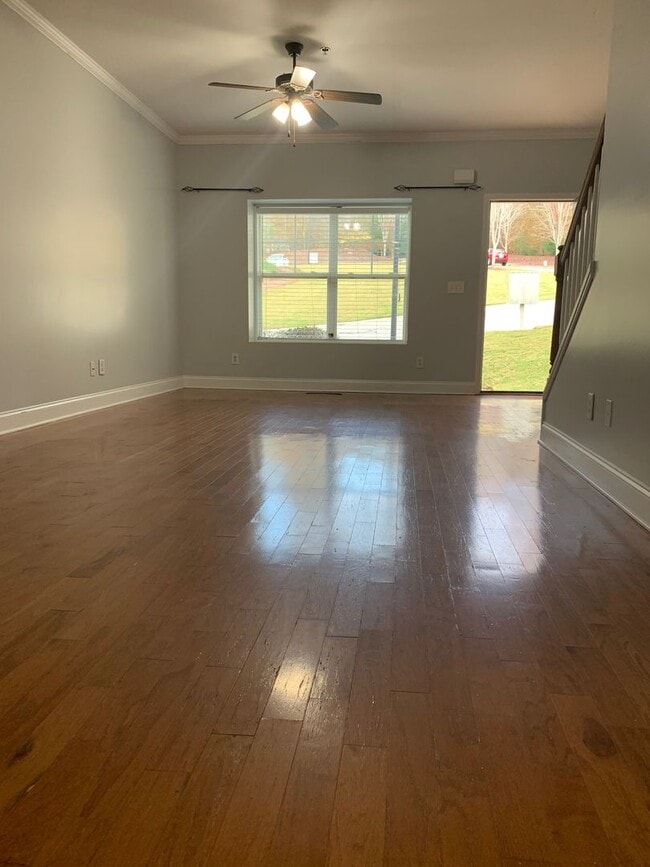 Building Photo - Lovely Eastside Townhome Condo Near Vet School- 3BR/3BATH!