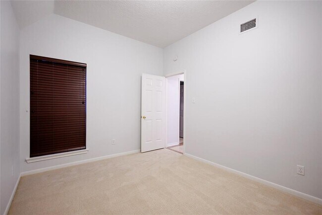 Building Photo - 1131 Spinnaker Way