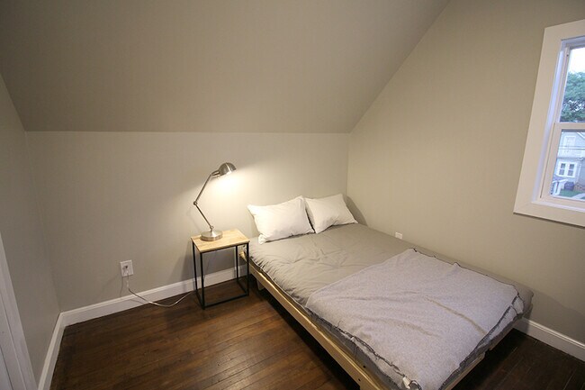 Building Photo - 2970 S Clement Ave
