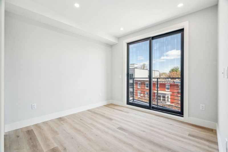 Building Photo - 3748 Lancaster Ave