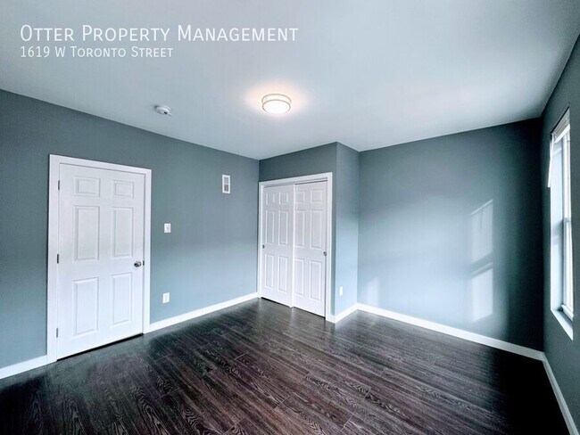 Building Photo - 1619 W Toronto St