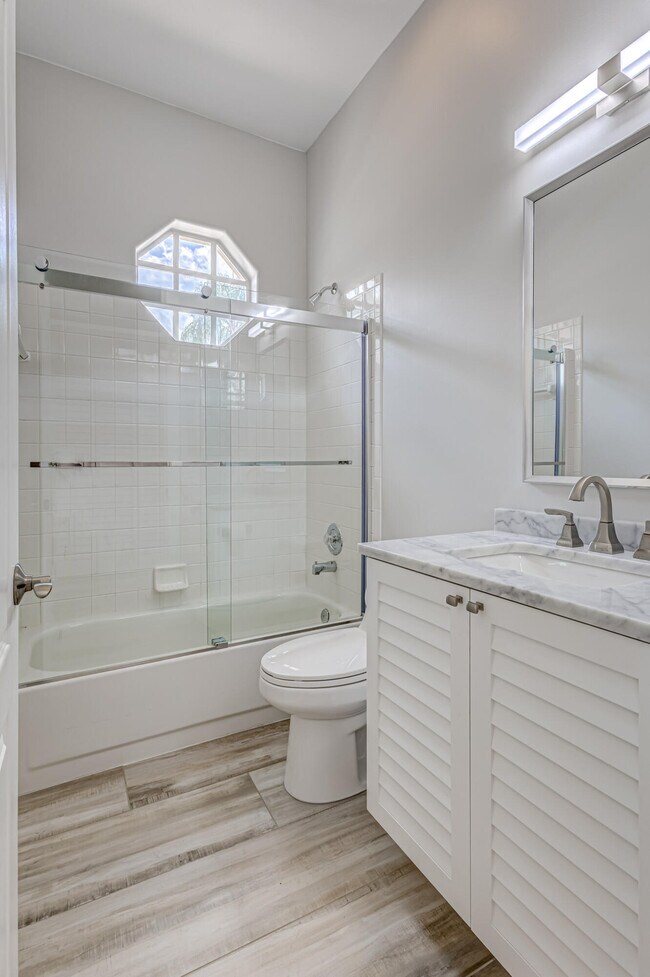 Building Photo - 146 Monterey Pointe Dr