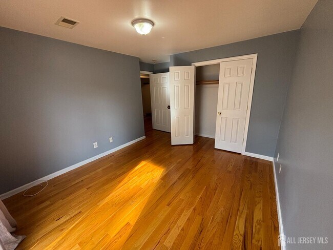 Building Photo - 174 Keer Ave