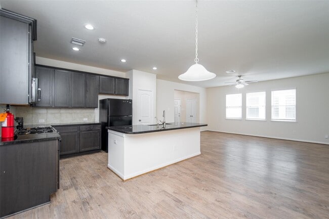 Building Photo - 14215 Campo Vista Dr