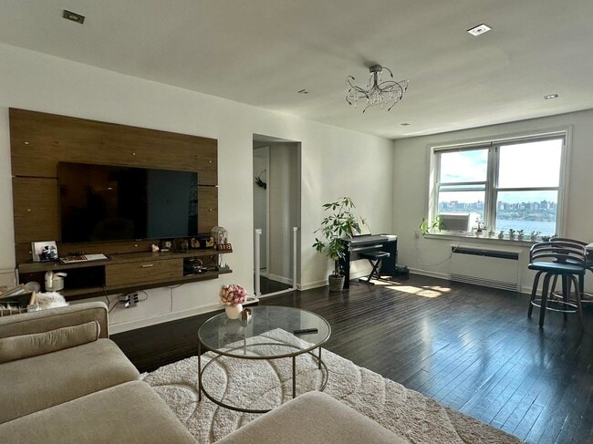 Building Photo - 8650 BLVD E