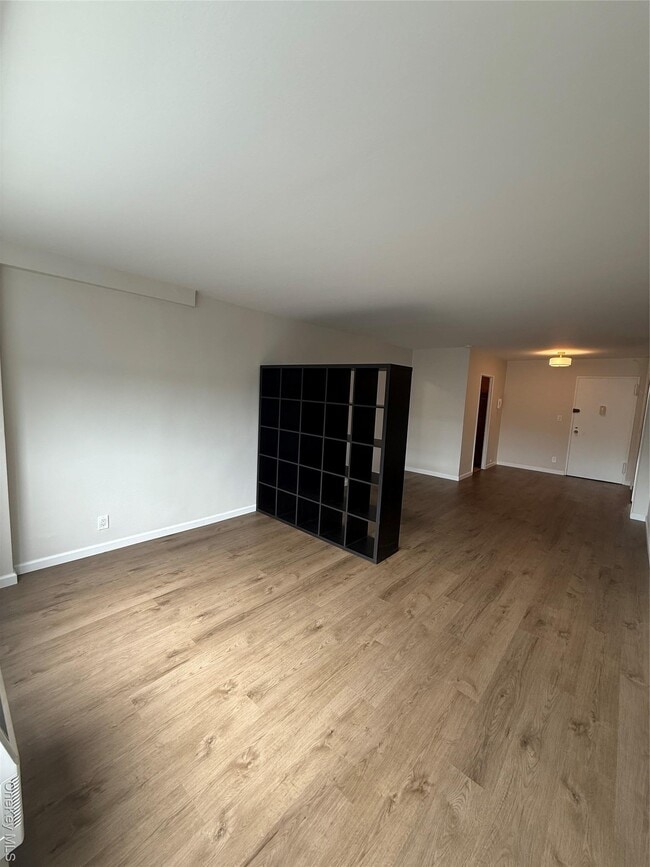 Building Photo - 220-55 46th Ave