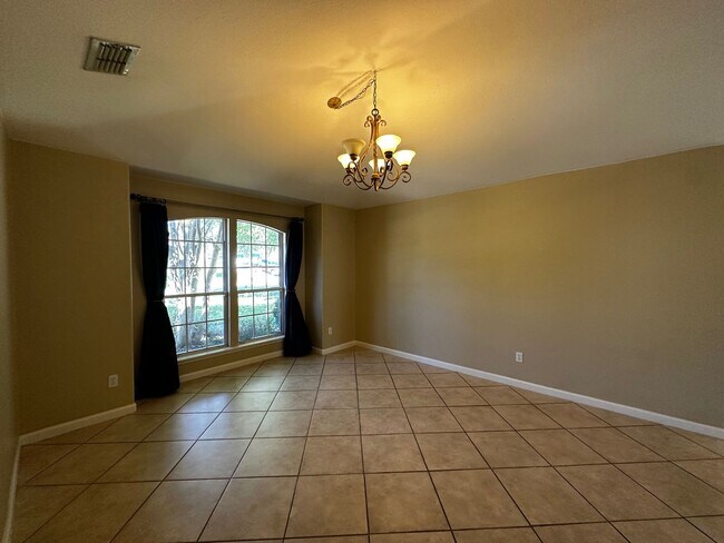 Building Photo - 1141 High Meadow Dr