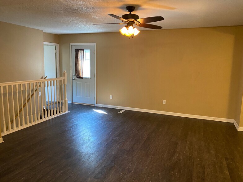 Building Photo - 408 29th Ave W