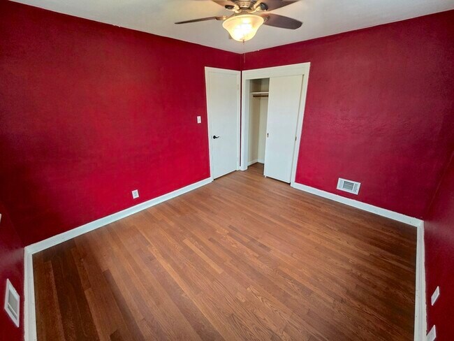 Building Photo - Charming 4-Bedroom Brick Ranch in Virginia Beach!