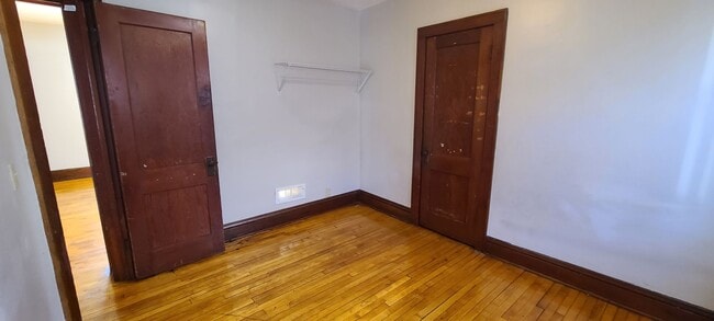 Building Photo - Charming 2 Bedroom Home in Minneapolis!!