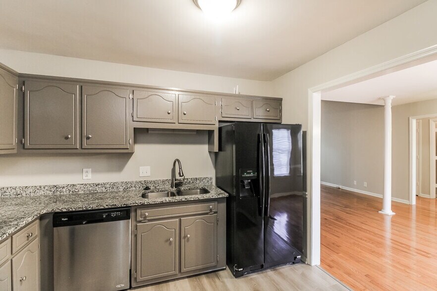 Building Photo - 3724 Belle Oaks Dr