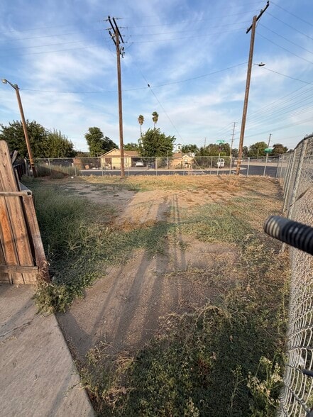 Building Photo - 343 Rio Grande Ave