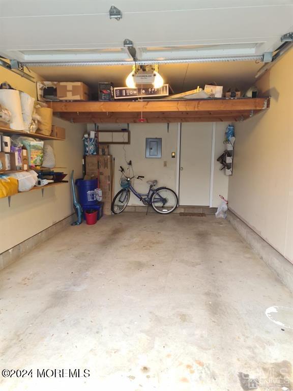 Building Photo - 36 Upperbrook Ct