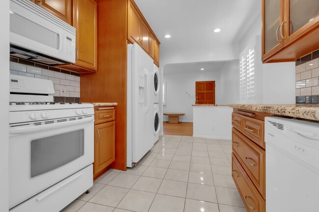 Building Photo - 1300 W 83rd Pl