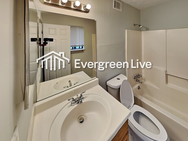 Building Photo - 5052 Galbraith Cir