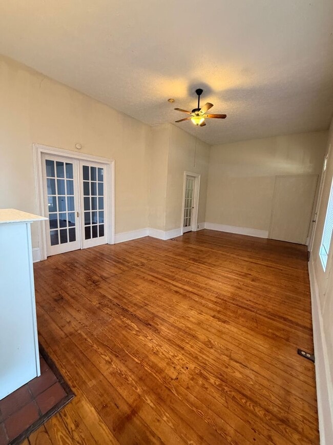 Building Photo - 1300 N Broad St