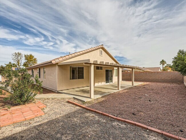 Building Photo - Cute and cozy 4 bedroom in Henderson