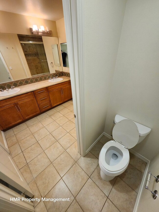 Building Photo - 2 bed 2.5 bath condominium at Lake at Waln...